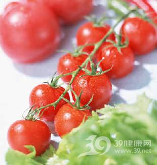 西红柿带皮吃更营养健康