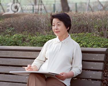 老年人生活孤独无助容易生病