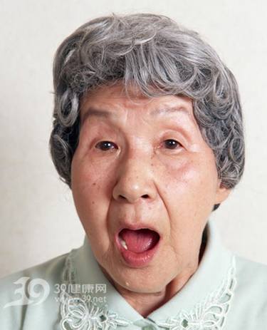 老人戴假牙八项注意