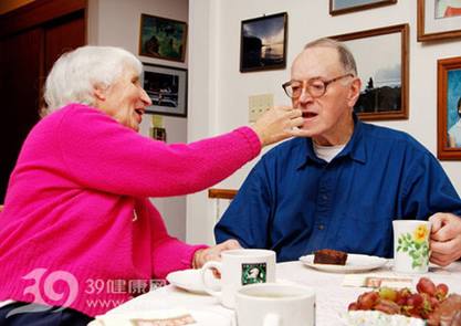 老人总打瞌睡当防血稠