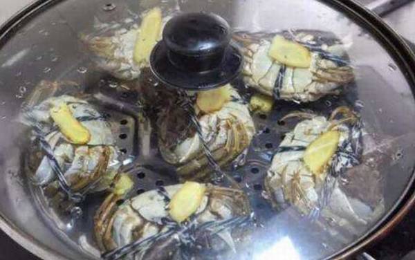 蒸螃蟹是冷水下锅还是热水下锅?