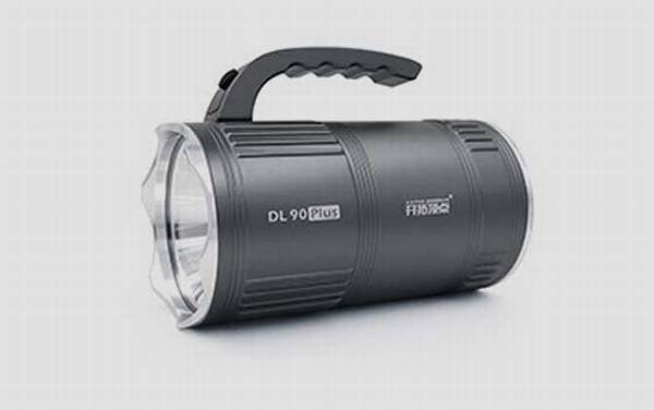 夜钓灯充电器是否通用?