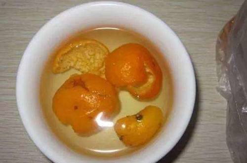 1542555588106624.jpg 橘子皮可以养花吗?看看怎么把橘子皮变“废”为宝