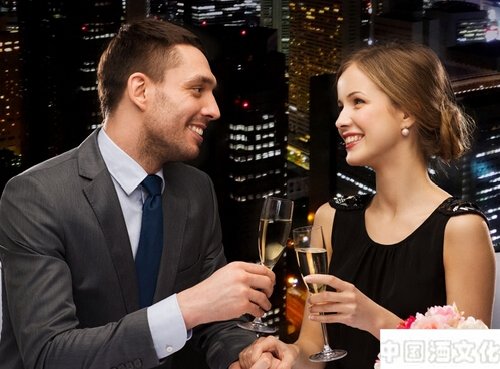 论女人喝香槟的好处:喝香槟可以让女人变的优雅而美丽的_品酒养_