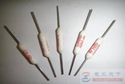 在选用或更换保险丝时要注意哪些问题?