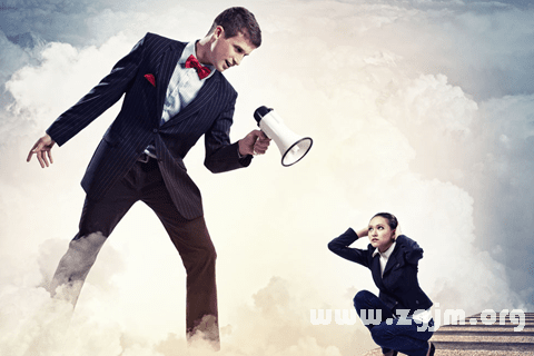 梦见训斥青年一代